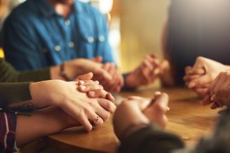 A Tradição viva como transmissão contínua da fé na visão de Jose Eduardo De Oliveira e Silva.