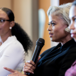 Violência política contra mulheres no Brasil: um obstáculo persistente à liderança feminina