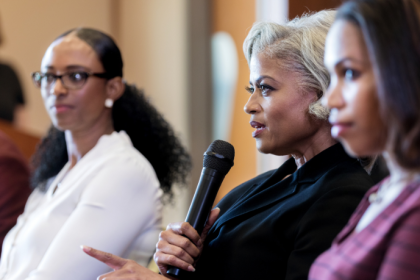 Violência política contra mulheres no Brasil: um obstáculo persistente à liderança feminina