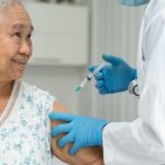 Saúde do Idoso em Foco: Vacinação e Avaliações Médicas Transformam o Dia Mundial da Saúde em Cabo Frio