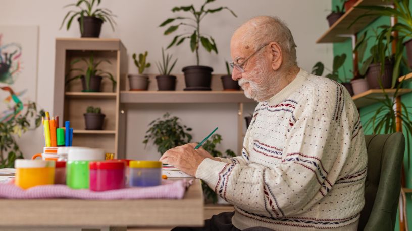 Alzheimer: entenda os três estágios da doença, sintomas e impactos na vida do paciente
