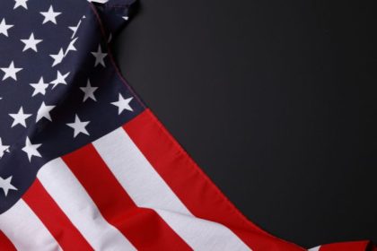 Desaprovação de Trump na Economia Atinge 58%: O Que a Pesquisa Revela Sobre as Eleições de 2026
