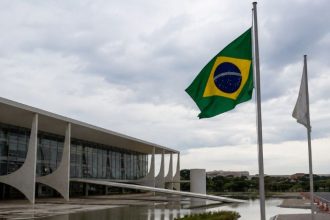 O Impacto das Tarifas Comerciais no Cenário Político Brasileiro e a Estabilidade Econômica