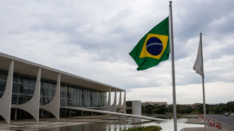 O Impacto das Tarifas Comerciais no Cenário Político Brasileiro e a Estabilidade Econômica