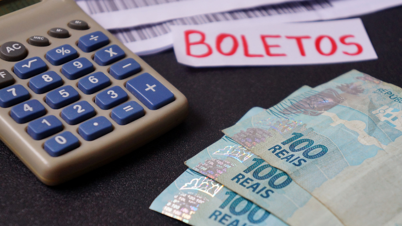 Economia brasileira cresce 0,7% em maio e inflação recua: o que muda no bolso do consumidor